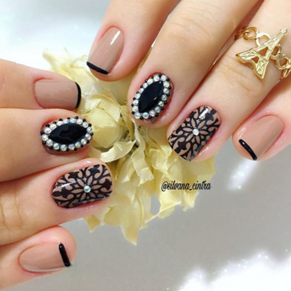 modelo de joia de unha inteira preto