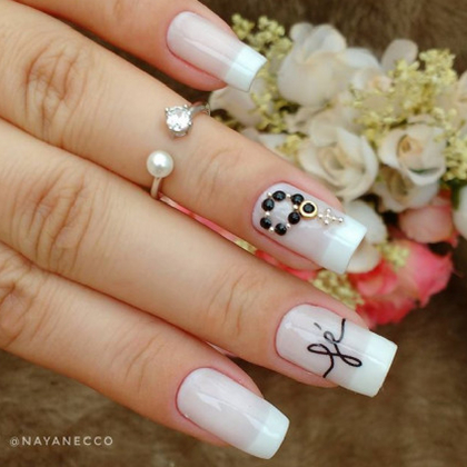 modelo de joia de unha terço