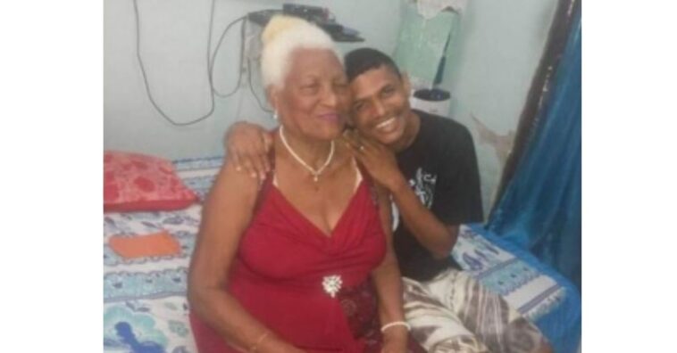 jovem esquizofrênico desenterrou a avó