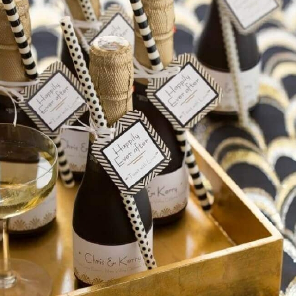 ideias de lembrancinhas de casamento espumante