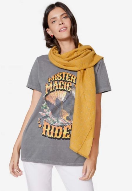 lenço solto longo despojado