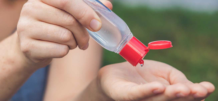 limpar as mãos com álcool em gel reduz os dias de doença em crianças resultados