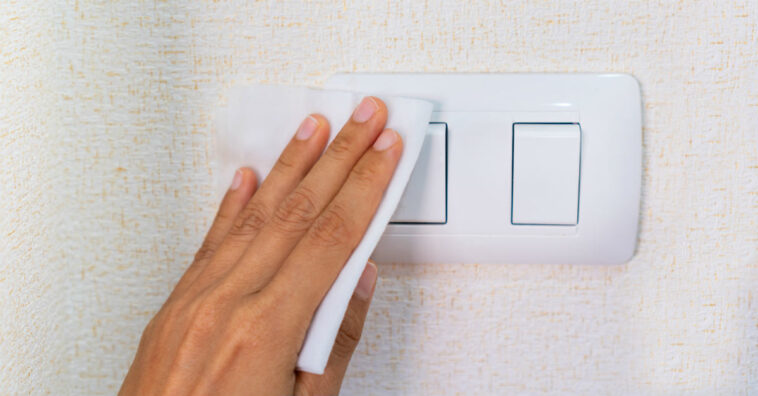 limpar tomadas e interruptores