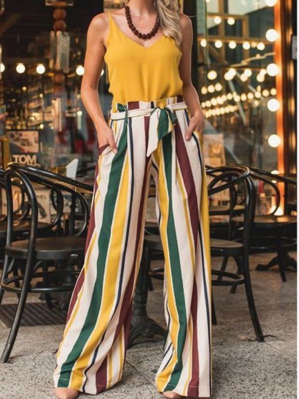 calça pantalona modelo listrada