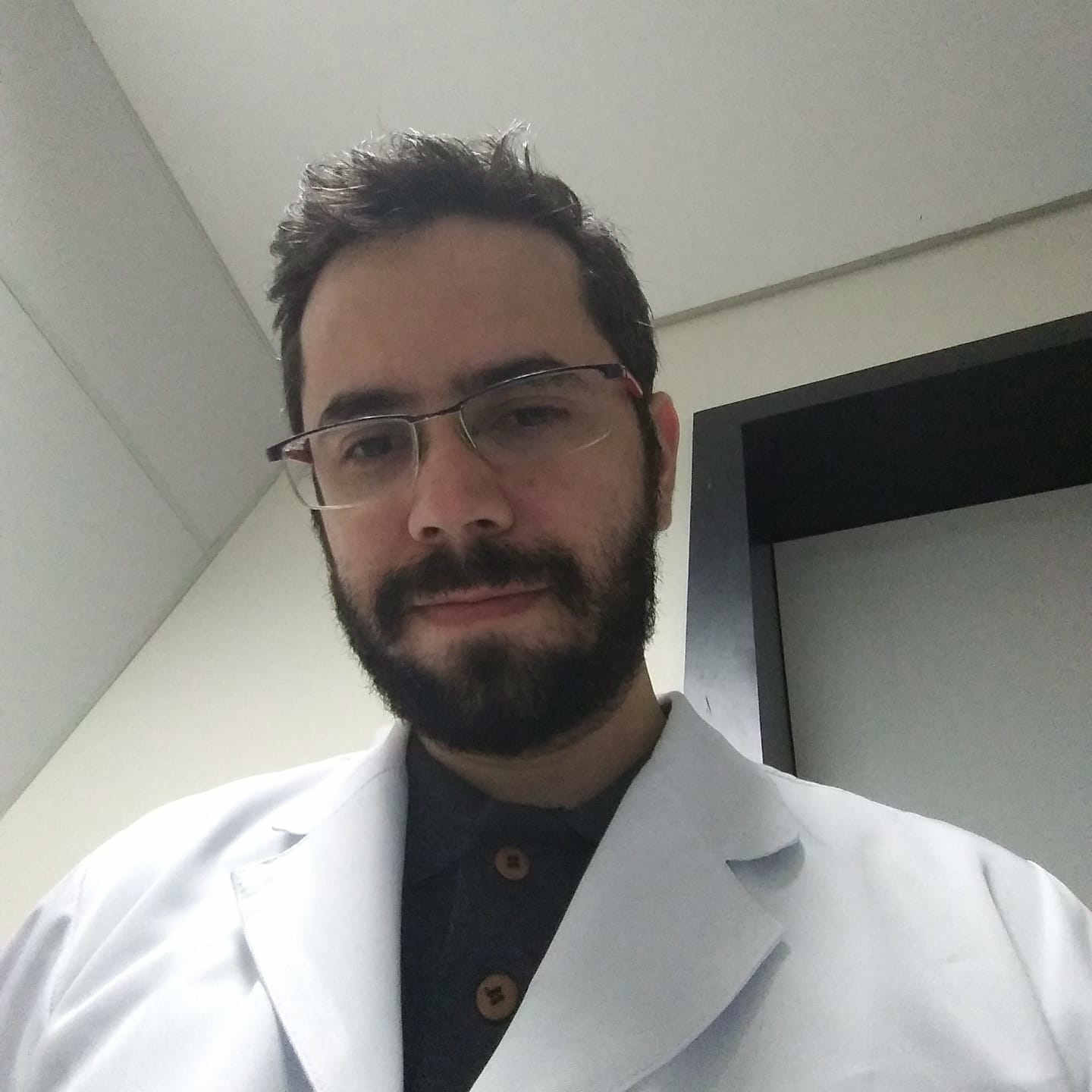 médico receita bom humor e encanta a internet