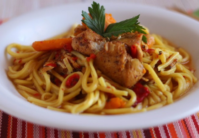 macarrao tipo yakisoba