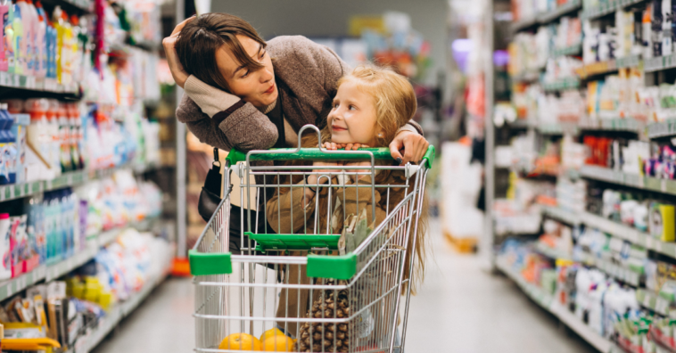 mães deixam de comprar o que precisam para atender vontades dos filhos