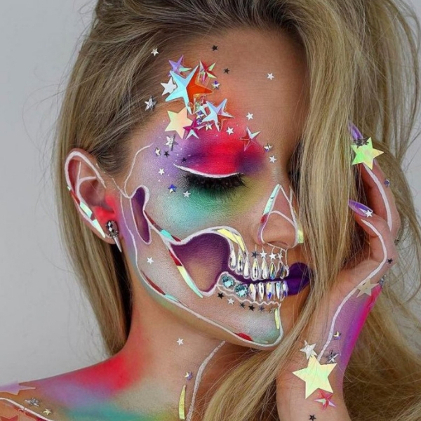 ideia maquiagem de halloween caveira colorida