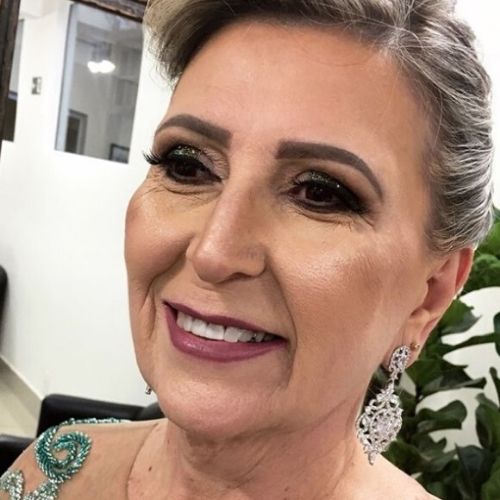 modelo maquiagem para madrinha madura tons médios