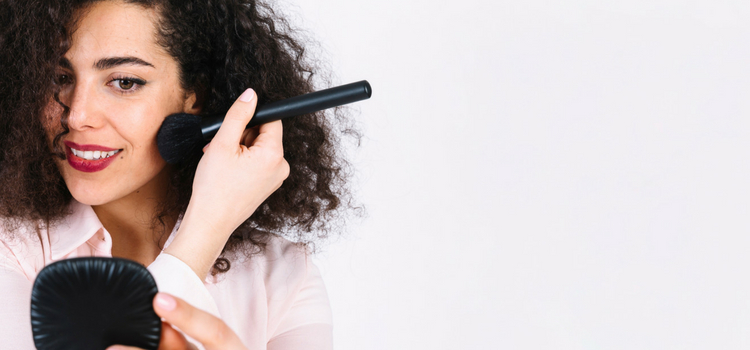 como fazer maquiagem simples blush