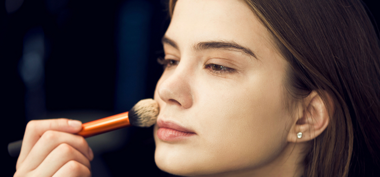 como fazer maquiagem simples corretivo