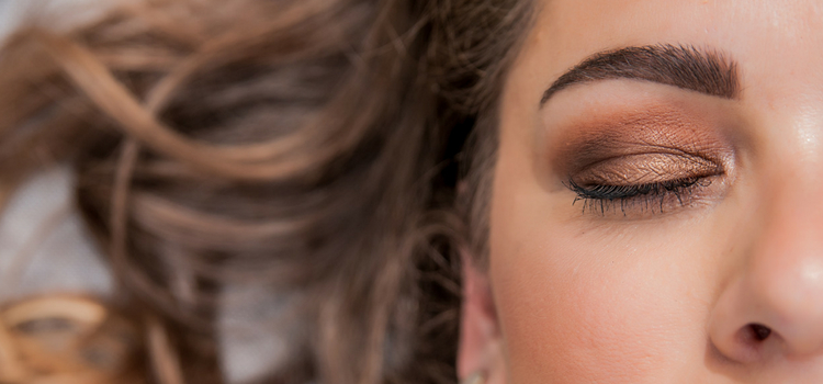 como fazer maquiagem simples sombra