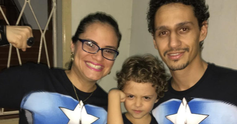 menino fala no velório da mãe e emociona