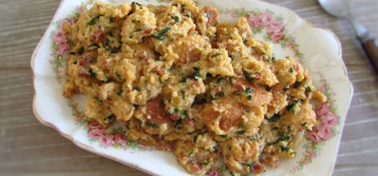 migas de farinha com linguiça