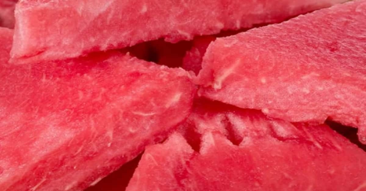 Стружка калебо 1кг клубничный. Арбуз много косточек. Мякоть сластены. Сухофрукты арбуз. Бородатый арбуз.