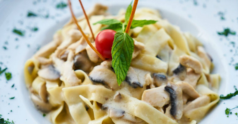 molho branco com queijo