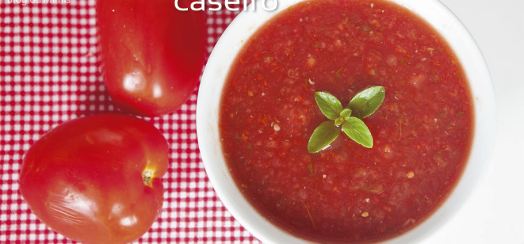 molho de tomate caseiro com salsinha