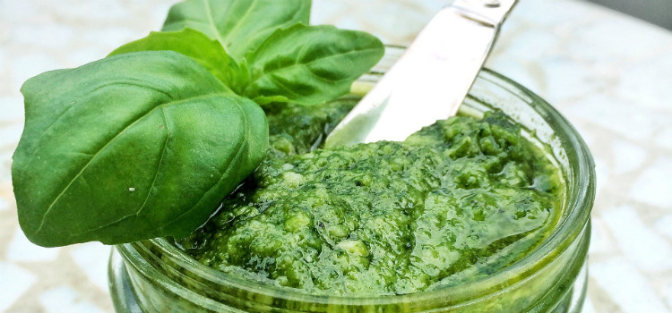 molho pesto com nozes