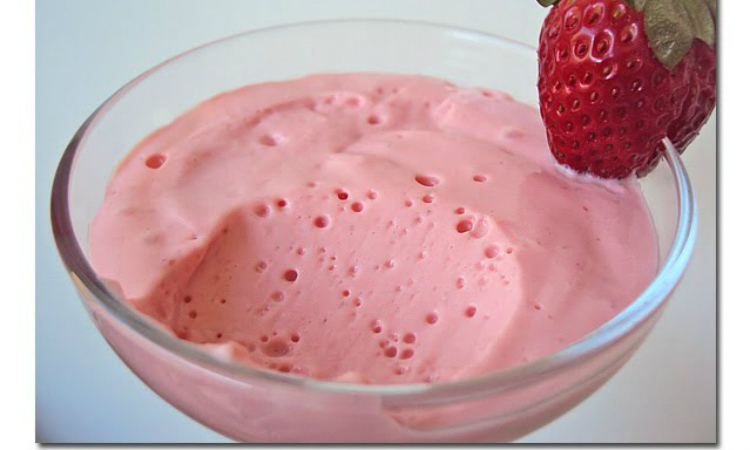 mousse com morango