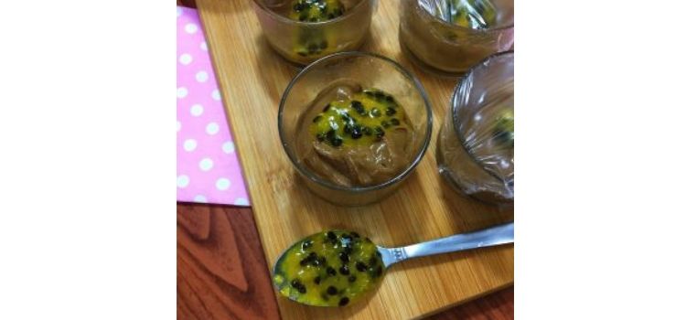 mousse de maracujá com chocolate fit