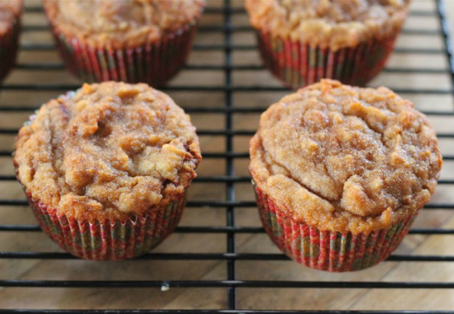 muffin de banana com pasta de amendoim