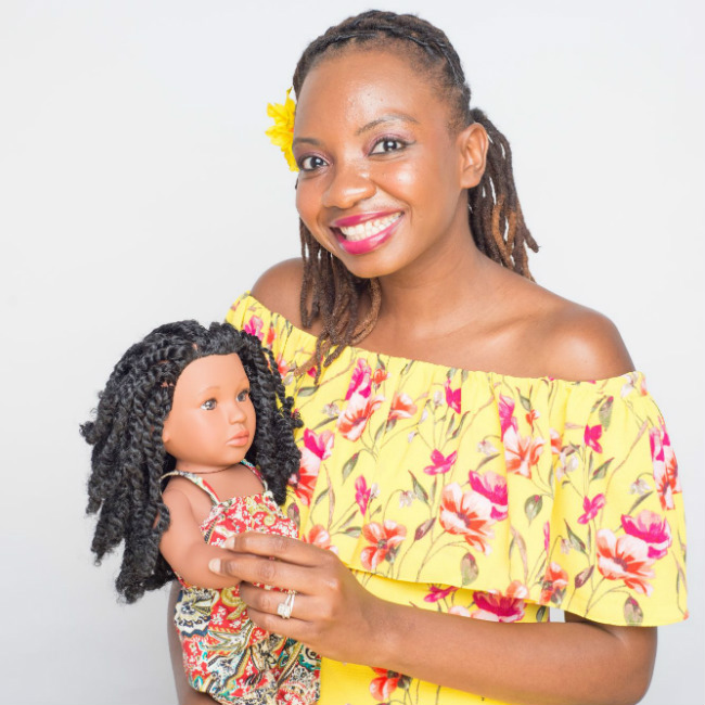 mulher cria linha de bonecas afro história