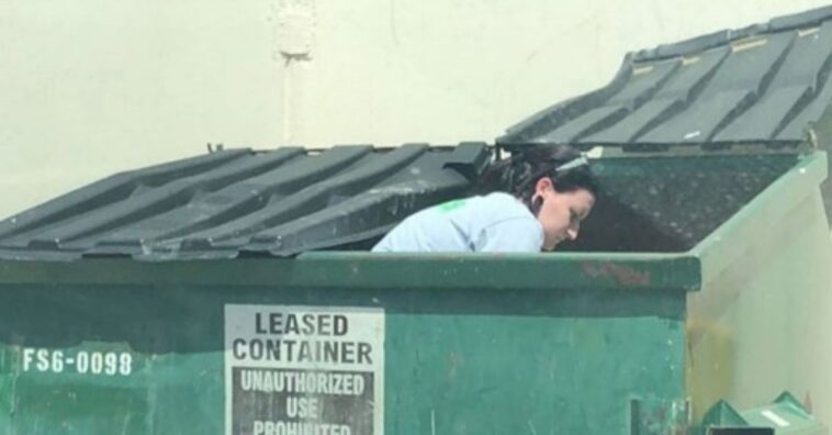 mulher ganha quase 14 mil vendendo o que encontra no lixo