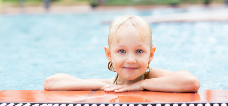 natação para crianças ajuda a prevenir obesidade