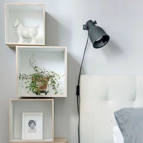 decoração de quarto simples nichos de madeira quarto