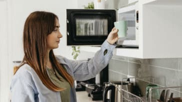 o que pode colocar no micro-ondas