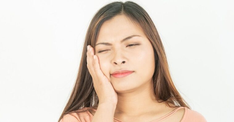 o que pode ser inchaço no rosto