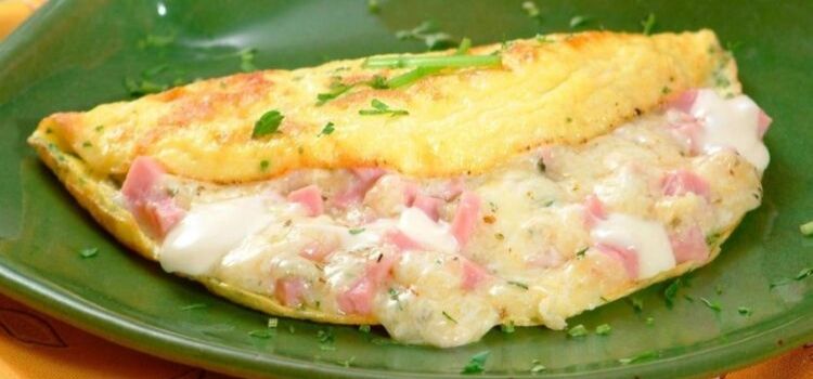 omelete com presunto e queijo