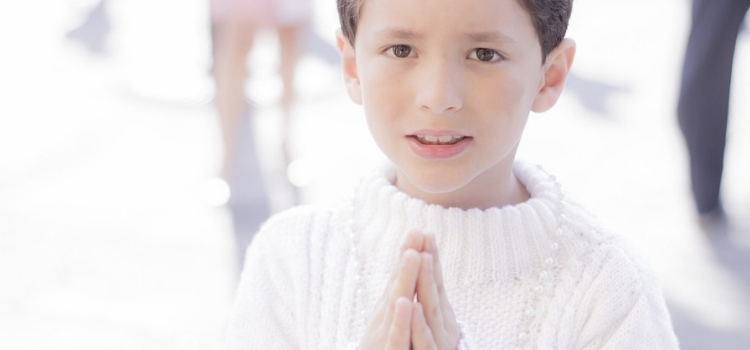 oração com criança pelo alimento