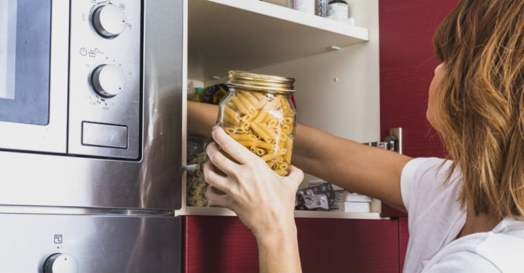organizar armário de cozinha