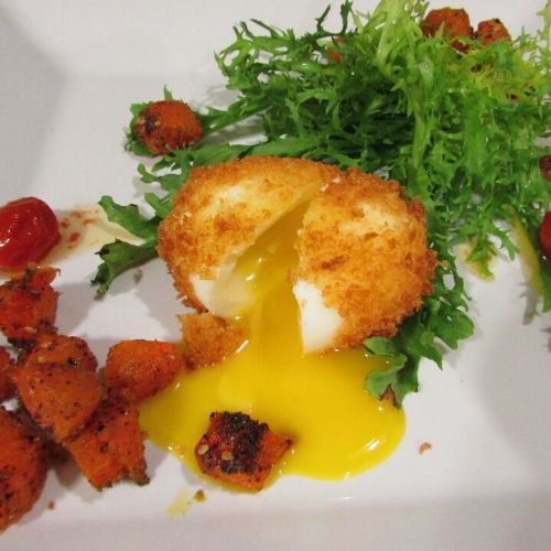 ovo empanado frito com gema mole