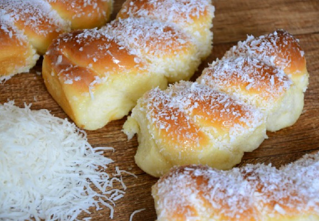 pão caseiro com leite condensado