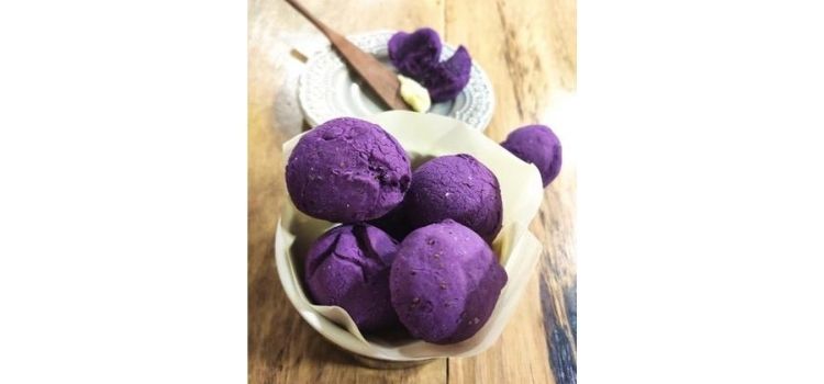 pão de batata-doce roxa