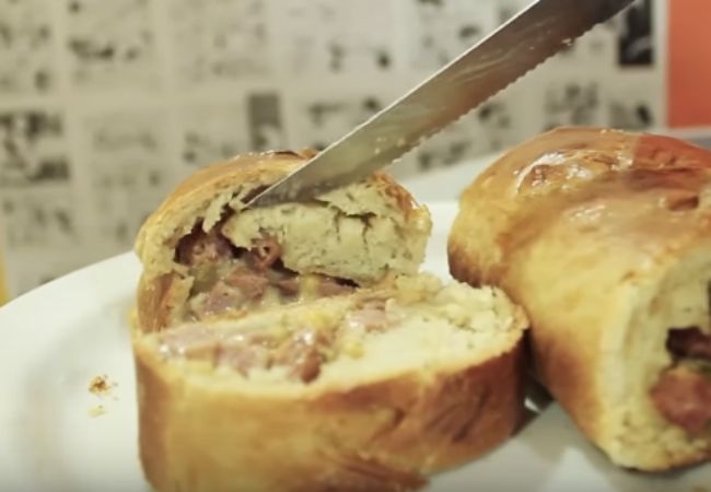 pão italiano com linguiça