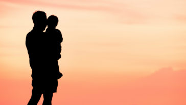 pai solteiro busca família para o filho