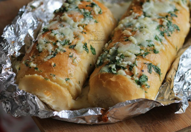 receita de pão de alho recheado com queijo