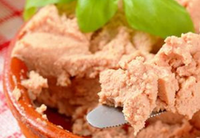 receita patê de salsicha com molhos