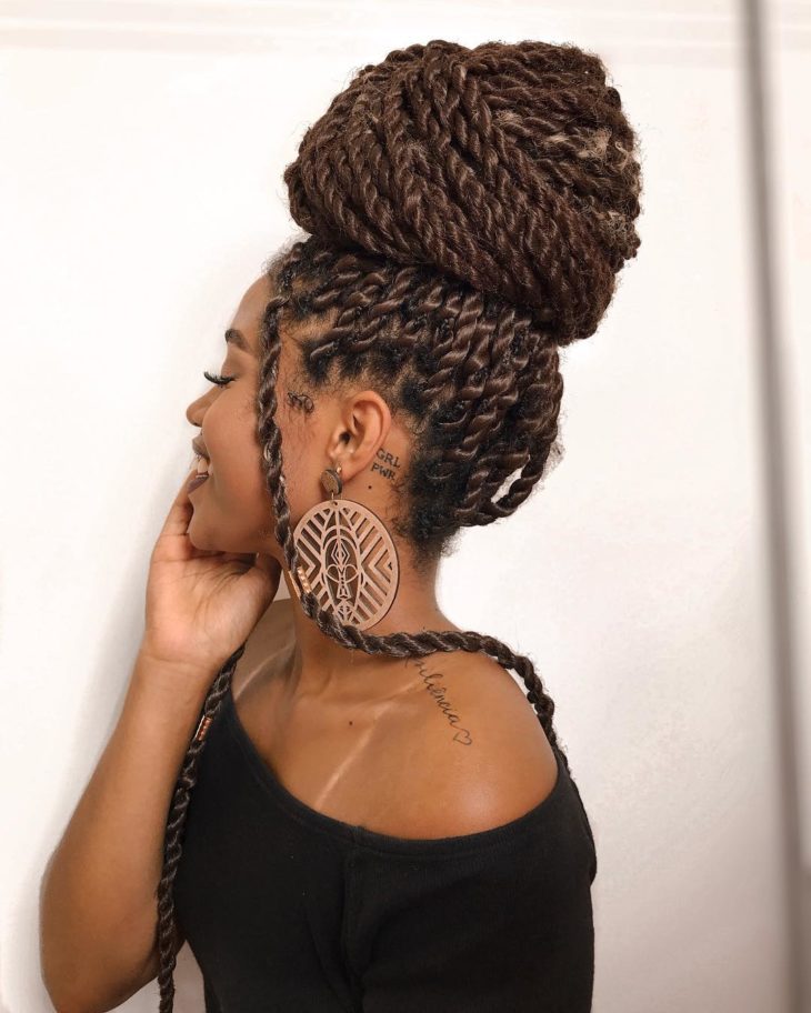 Penteados afro: 70 Maravilhosas ideias para inspirar