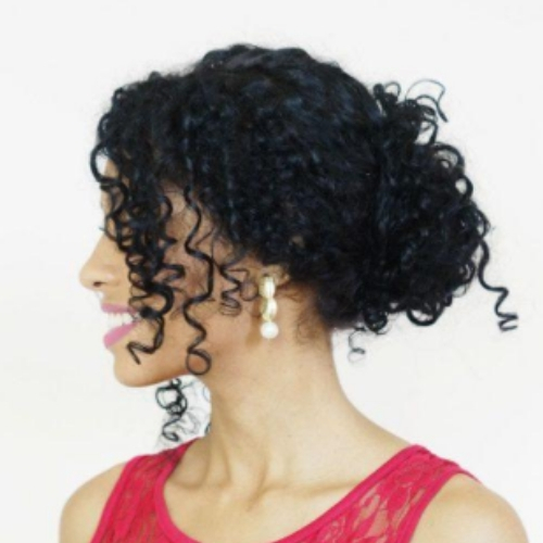 ideia penteados com coque crespo frouxo