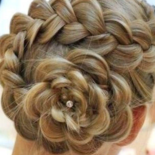 ideia penteados com coque flor