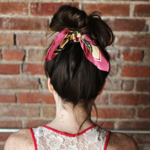 ideia penteados com coque lenço