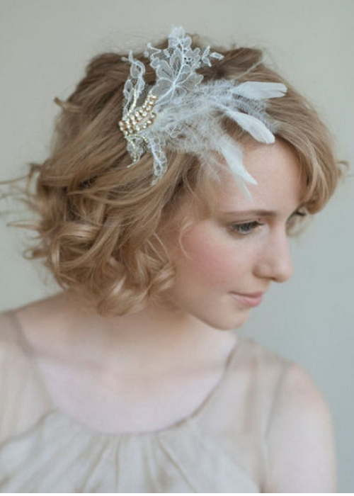 modelo penteados para casamento curto plumas