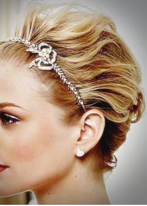 modelo penteados para casamento curto tiara