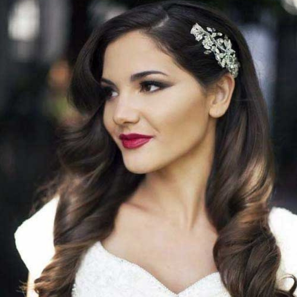 modelo penteados para formatura solto clássico