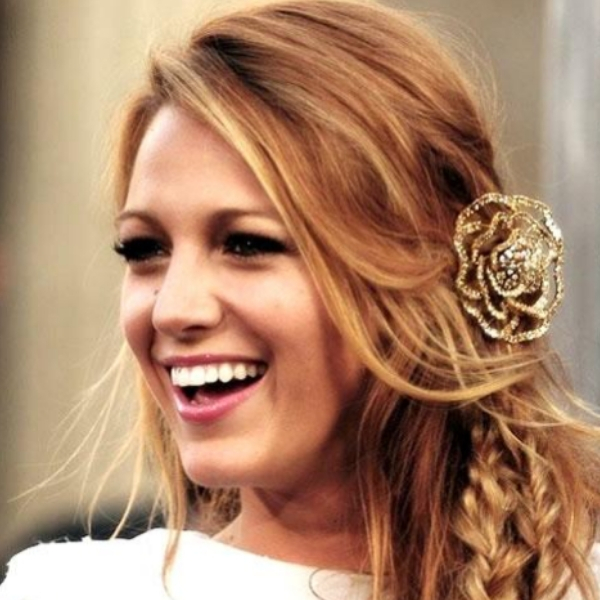 modelo penteados para formatura solto presilha