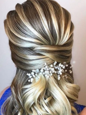 modelo penteados para madrinhas transpassado solto